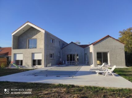 Installation domotique maison en construction avec les pieuvres domotique Essensys