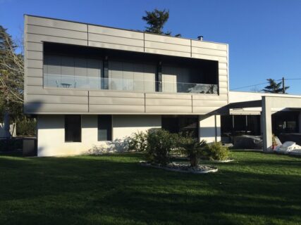 Maison neuve installation électrique domotisée Essensys